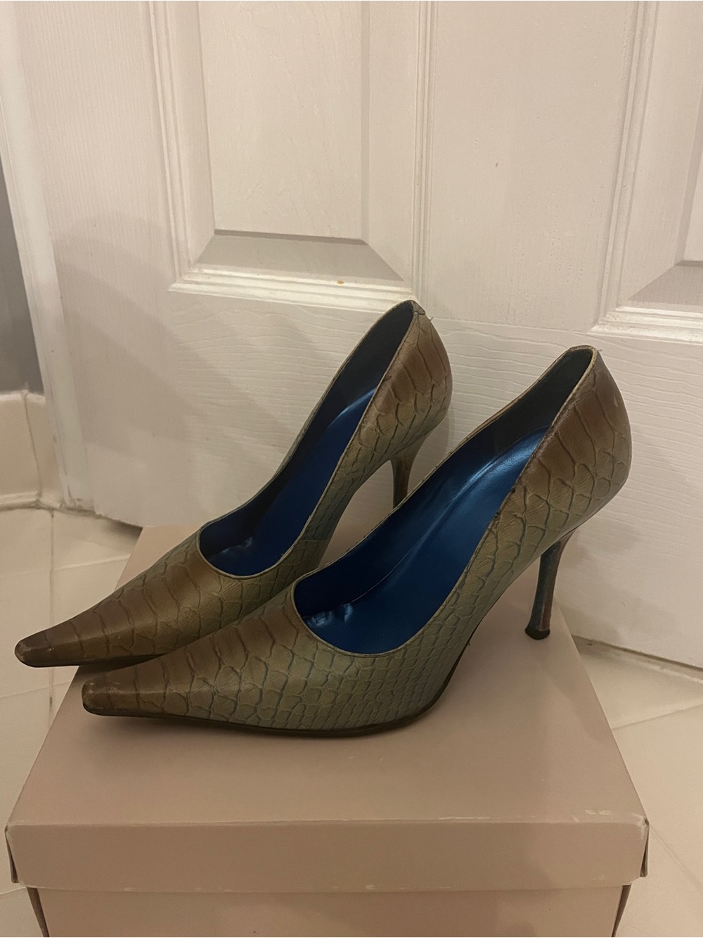 Genuine leather, 8M, Classic Pointed-Toe Stiletto Pumps in Blue/ Brown